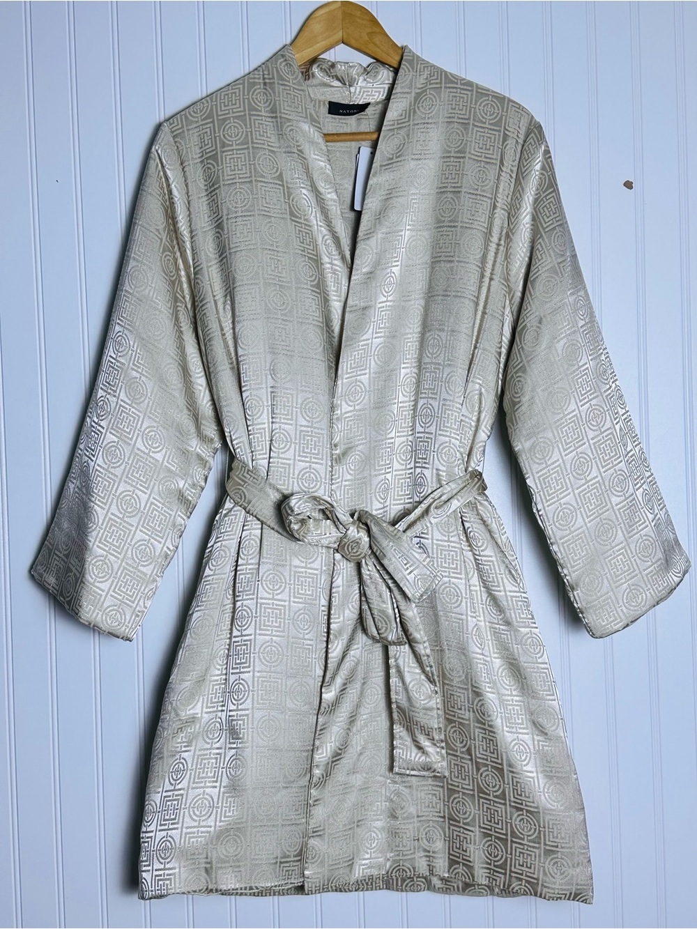 Natori Women's Infinity Jacquard Puffer Robe Color Light Taupe Size XS NWT
